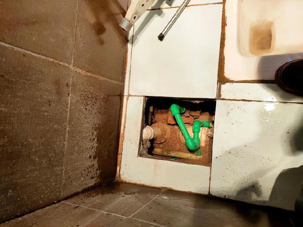 家里出现漏水怎么办?